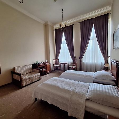 Zespol Palacowo-Parkowy W Ostromecku Ostromecko ภายนอก รูปภาพ
